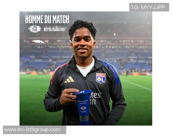 里昂以500万欧元先租后买19岁巴黎后卫卡马拉的转会消息解析